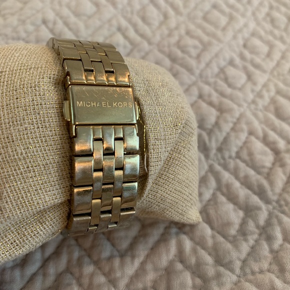 Michael Kors watch - Picture 3 of 4